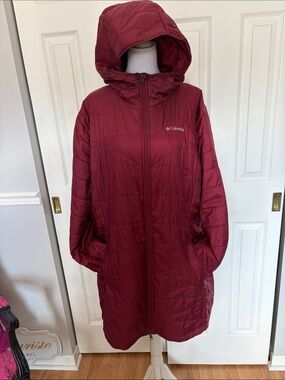 Columbia Hooded Long Omni-Heat Reflective Lined Jacket in Burgundy/Wine